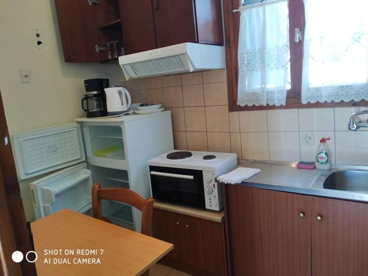 Menelaos Apartments Lefokastro Eksteriør billede