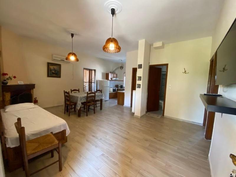 Menelaos Apartments Lefokastro Eksteriør billede