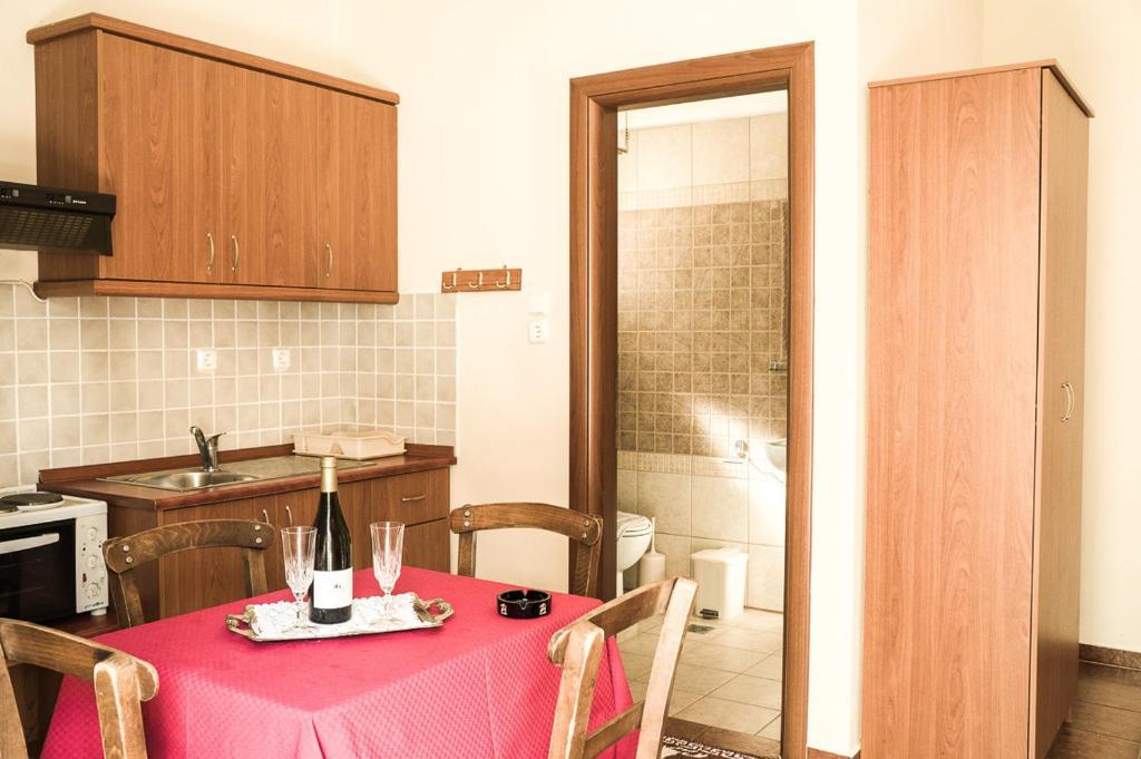 Menelaos Apartments Lefokastro Værelse billede